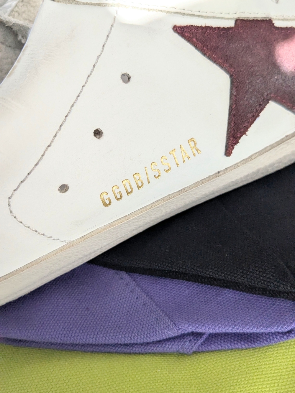 Golden Goose Superstar Sneakers with Burgundy Star - GGDB sz 9 (unisex) - Picture 15 of 15